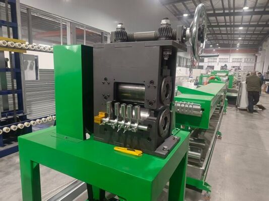 एकसमान इम्बोसिंग, सुसंगत गुणवत्ता स्थिर सिंक्रनाइजेशन नियंत्रण प्रणाली