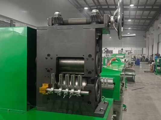 आसान मैनुअल समायोजन, विश्वसनीय वायवीय नियंत्रण - उपयोगकर्ता के अनुकूल एम्बॉसिंग यूनिट