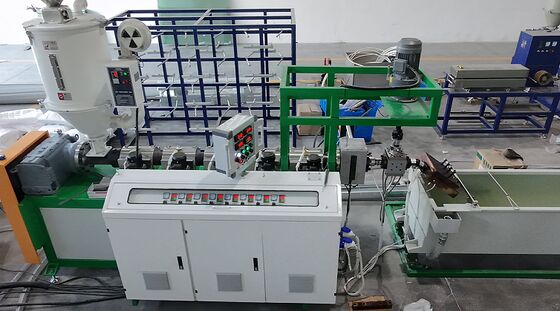 पूर्ण प्रलेखन: चित्र, मैनुअल, स्कीमा और प्रमाणपत्र प्रदान किए गए